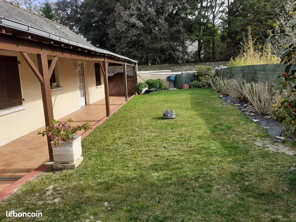 A vendre batiment avec terrain