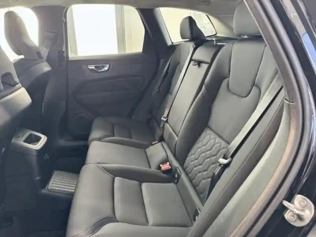 Volvo Xc60 t6 hybride rechargeable 253 + 145ch plus style dark geartronic 8 awd — photo 7