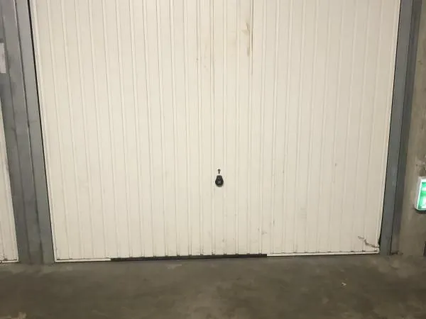 Garage/box 13 m² Istres