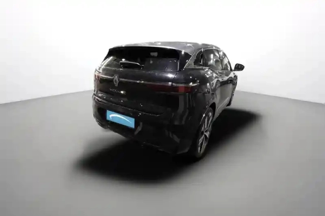 Renault Megane e-tech ev60 220 ch super charge — photo 6