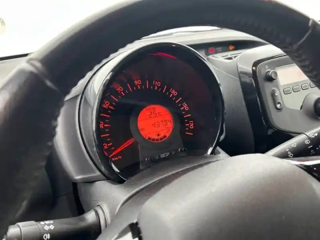 Peugeot 108 vti 72ch bvm5 — photo 10