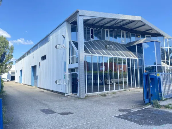 Local d'activité 2140 m²