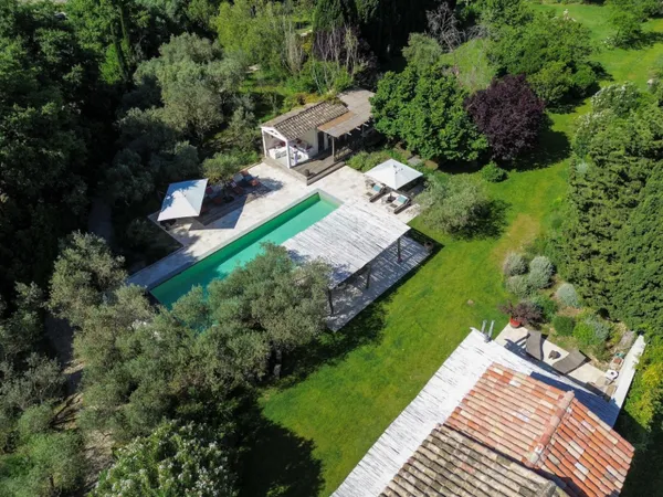 Mas provençal avec piscine chauffée