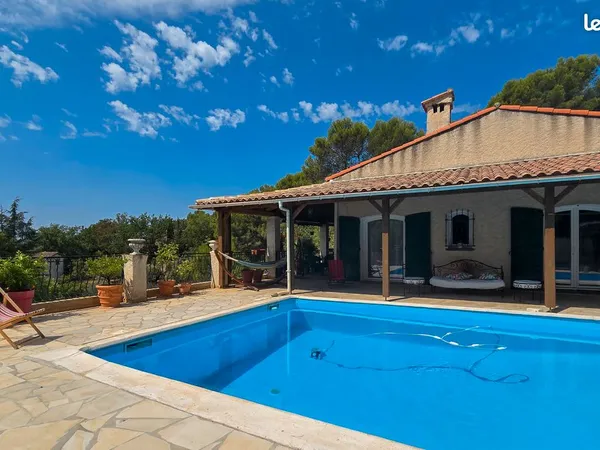 Maison provençale à vendre