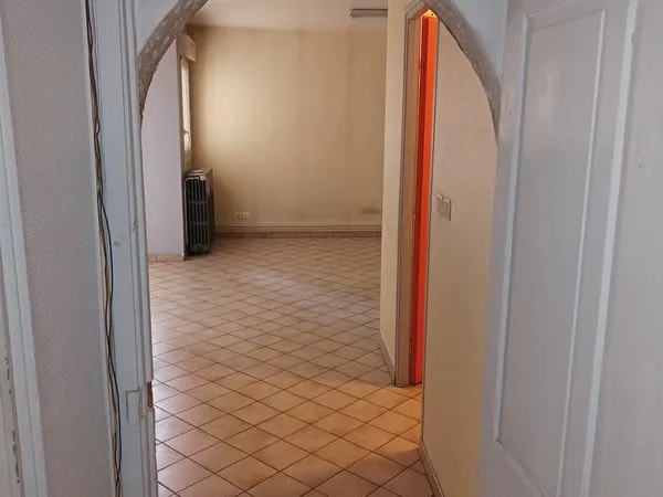 Local commercial plein centre Chambon-Feugerolles
