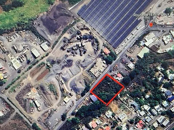 Terrain 2450ma² en UAZA
