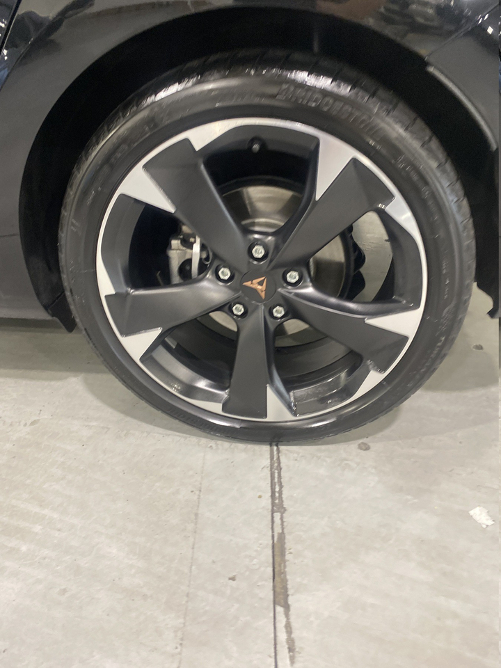 Cupra Leon — photo 33