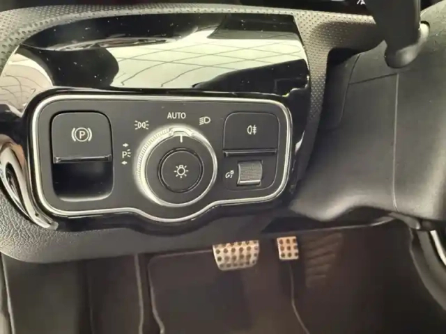 Mercedes Classe A 200 d amg line — photo 14