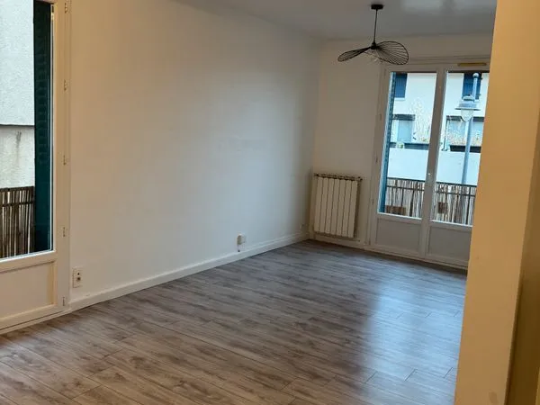 Loue appartement 45 m2 540/mois