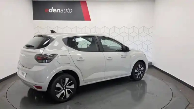 Dacia Sandero sce 65 — photo 4