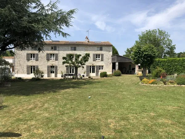 Vends maison 205m² grande et belle longère en pierre