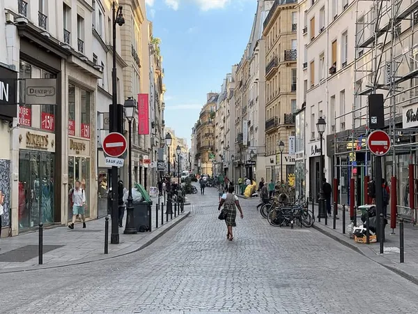 Boutique 2 pièces 126 m²