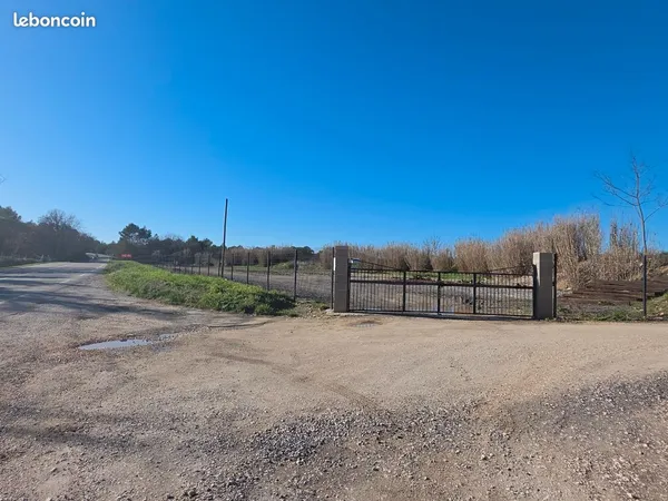Terrain d'activité stockage à louer