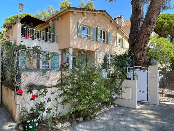 Maison 8 pièces 200 m²