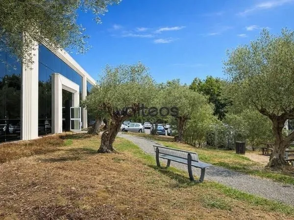 Bureaux 799 m²