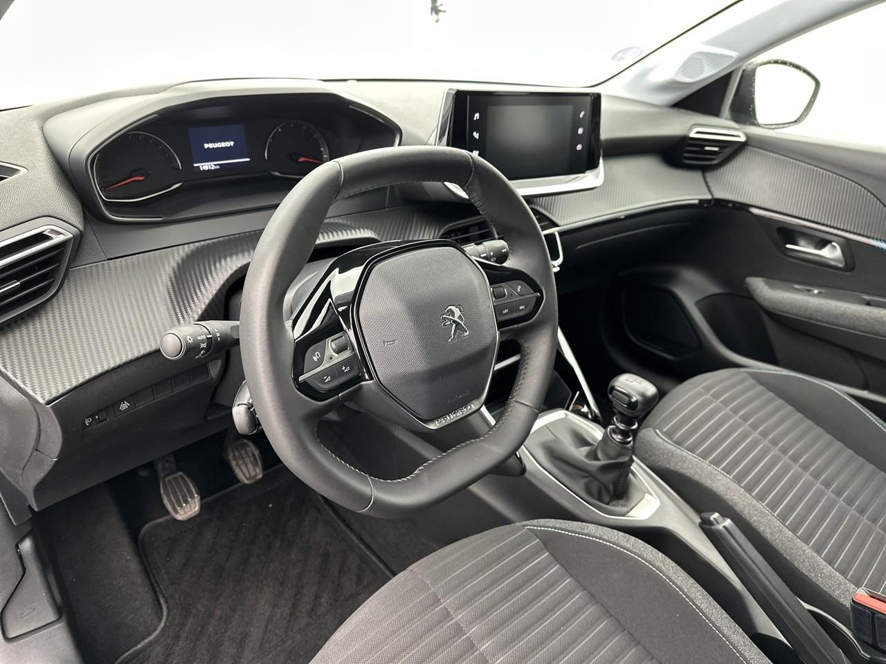 Peugeot 208 puretech 100 s&s bvm6 style — photo 8