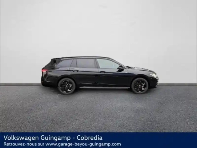 Volkswagen Passat sw 2.0 tdi evo 150ch r-line dsg7 — photo 4