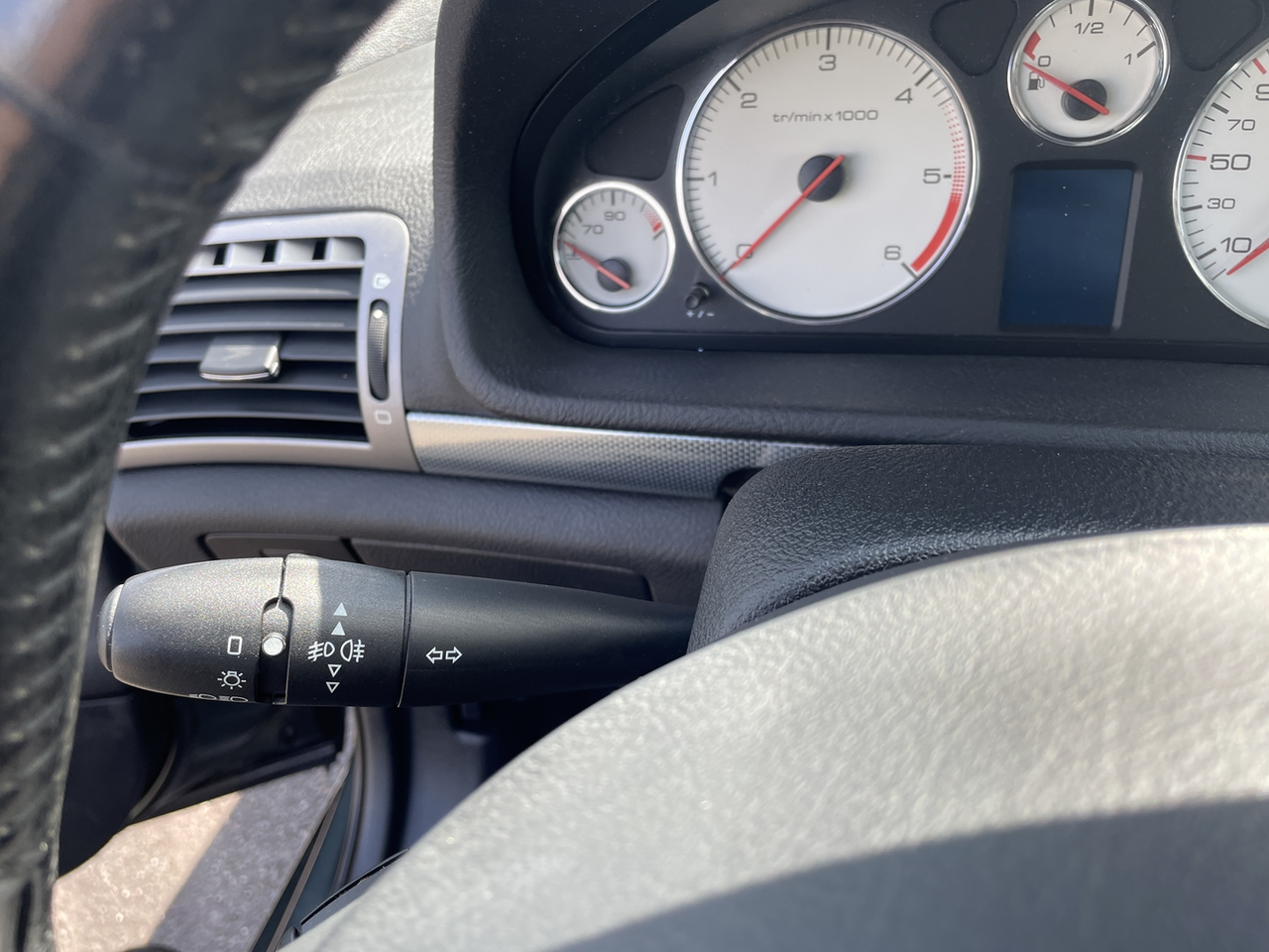 Peugeot 407 1.6 HDI110 NAVTEQ FAP occasion - Diesel - 2006 - 191 400 km - 3 990 € - Auneau (Eure-et-Loir) 992785871739 — photo 15