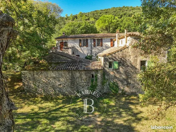 Propriété 8 pièces 227 m²