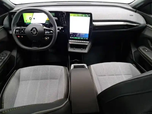 Renault Megane e-tech 220 ch autonomie confort gsr2 — photo 131