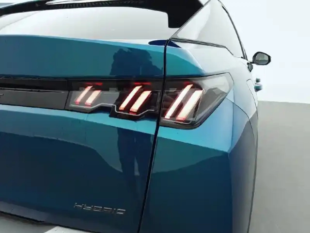 Peugeot 3008 hybrid 145 e-dcs6 — photo 17