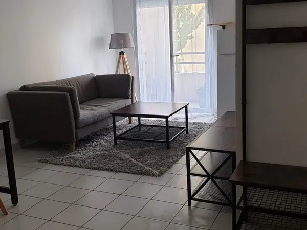 Appartement meublé 45 m² avec parking — Bordeaux Ravezies (Tram C/D)