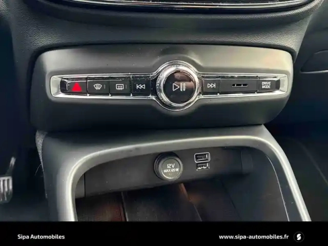 Volvo Xc40 t4 recharge 129+82 ch dct7 — photo 16