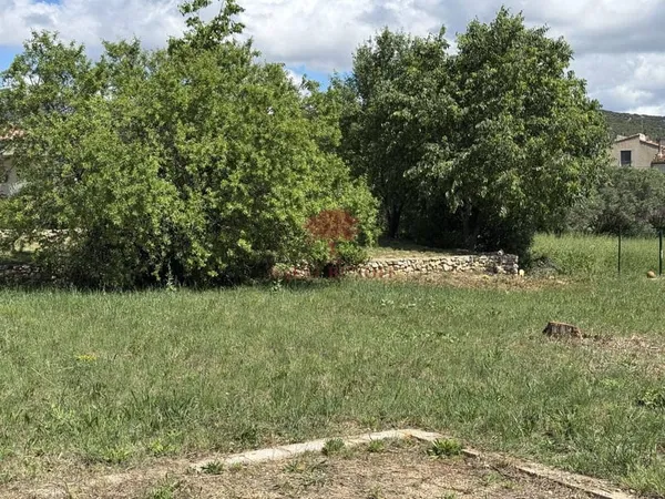 Terrain 480 m²