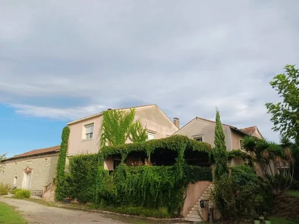 Maison 4 pièces 306 m²