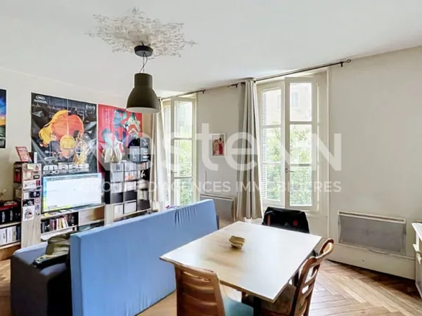 STUDIO DE CARACTÈRE EN PLEIN COEUR DE BLOIS !!
