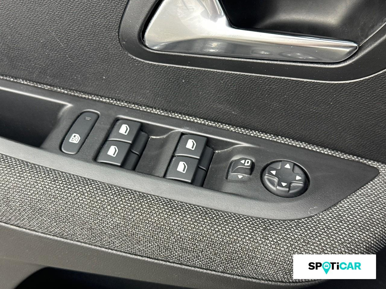 Peugeot 208 1.2 puretech 100ch s&s style 118g — photo 19