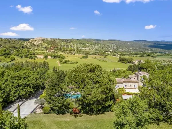 Propriété 8 pièces 220 m²