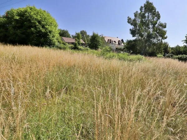 Terrain à bâtir de 836 m² à CHAMARANDE (91)
