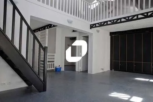 Bureau 223 m²
