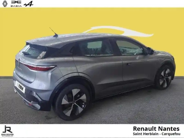 Renault Megane e-tech electric ev60 220ch equilibre super charge — photo 11