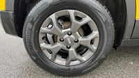 Jeep Avenger 1.2 Turbo T3 110ch MHEV Longitude BVR6 eHybrid — photo 11