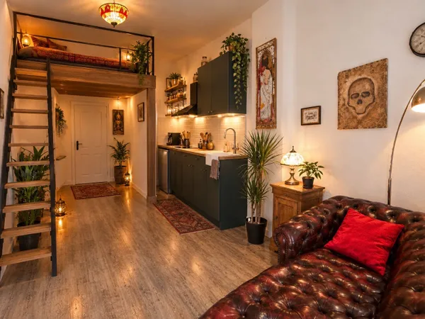 Studio avec coin nuit en mezzanine au coeur du Pradet avec parking !