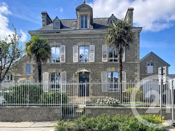 Maison 12 pièces 397 m²