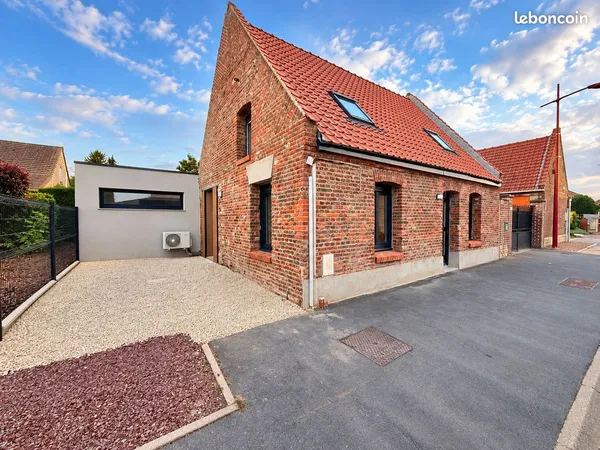 Maison semi-plain-pied entièrement rénovée - Aucun travaux - Village prisé