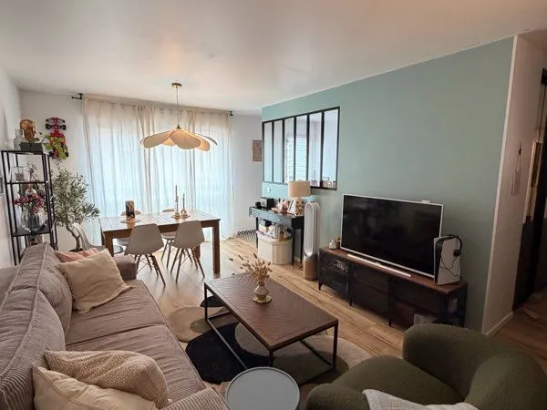 Localisation idéale / Appartement 67m2 2 chambres + 1 parking + 1 cave