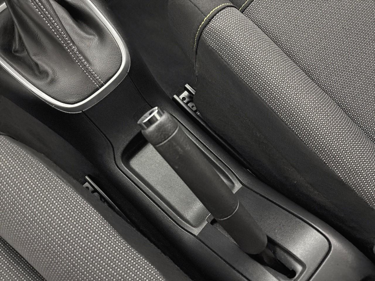 Citroën C3 puretech 110 s&s eat6 shine — photo 30