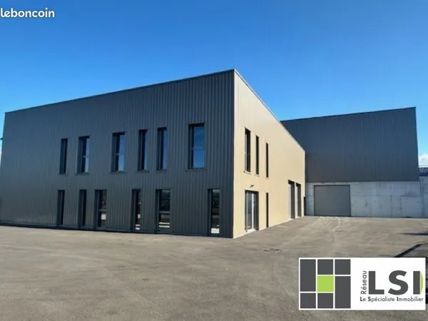 Local 400 m² Le Puy-en-Velay
