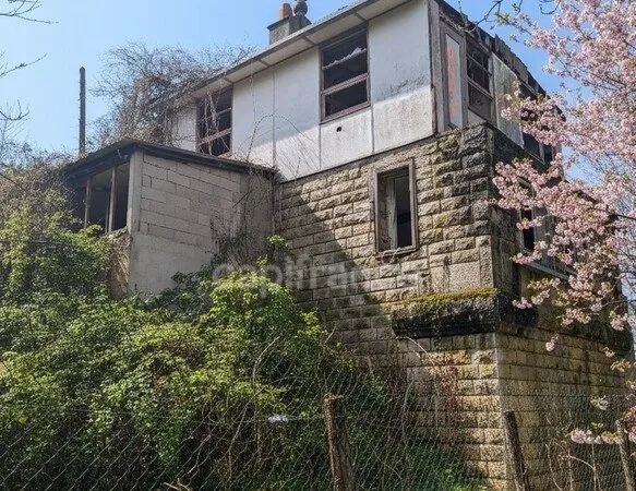 29 000 € FAI - Maison + 4500 m² de terrain à deux pas de l'Abbaye de Pontigny (89) - Opportunité rar