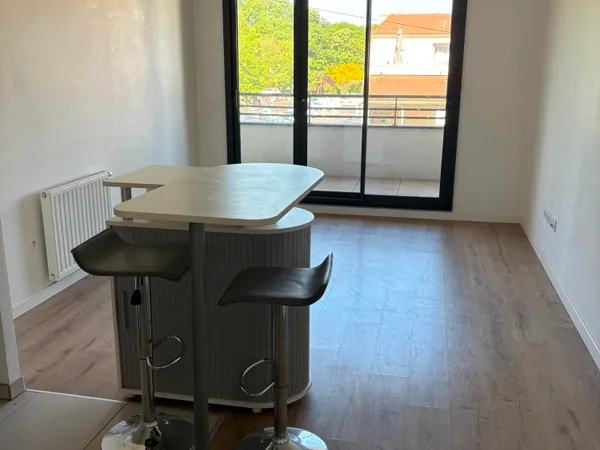 Résidence récente, F2 en plein coeur de Livry-Gargan