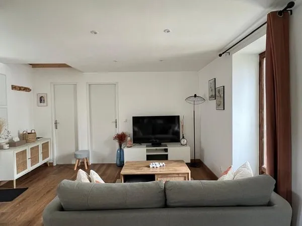 Location d'1 appartement 1 chambre dans maison de village