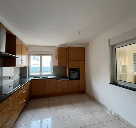 à louer - maison indépendante de 200 m² avec jardin - illkirch-graffenstaden