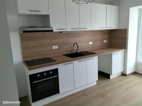 Maison T3 rénovée - 70 m² - Centre de Pisany