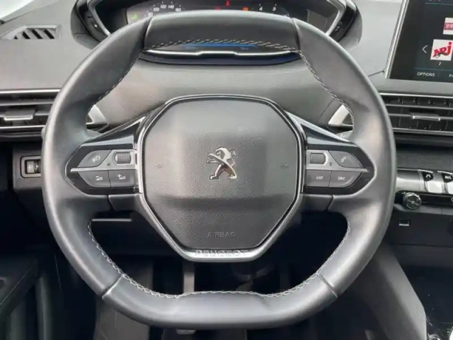 Peugeot 3008 1.2 puretech 130ch allure s&amp;s — photo 11