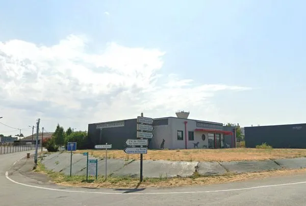 Local commercial 860 m²
