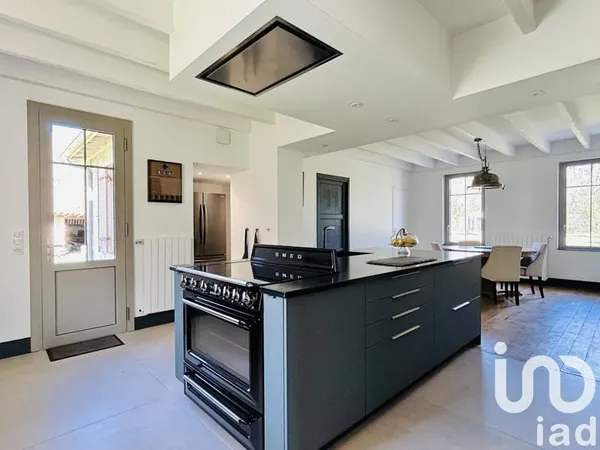 Maison 6 pièces 205 m²